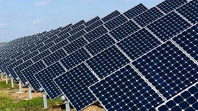 Günstigere Solarzellen dank neuem Material